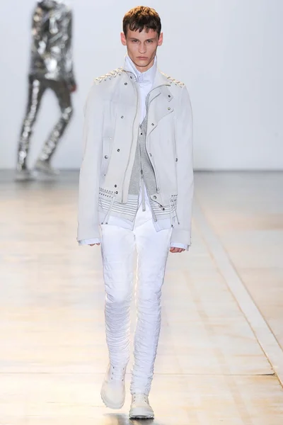 Look 26